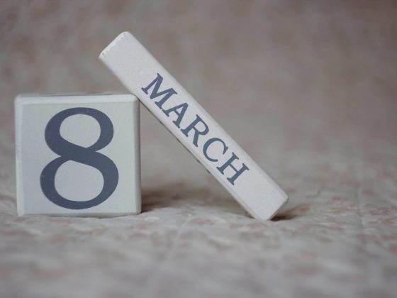 Retrouvez tous les événements du mois de mars grâce à votre calendrier marronnier mars 2024 !